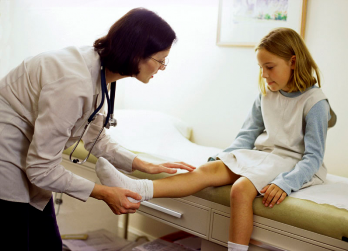 артрит тазобедренного сустава симптомы и лечение у ребенка