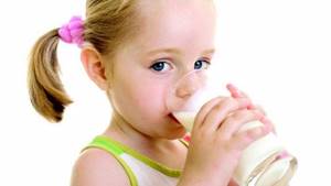 аллергия на белок коровьего молока у ребенка симптомы и лечение