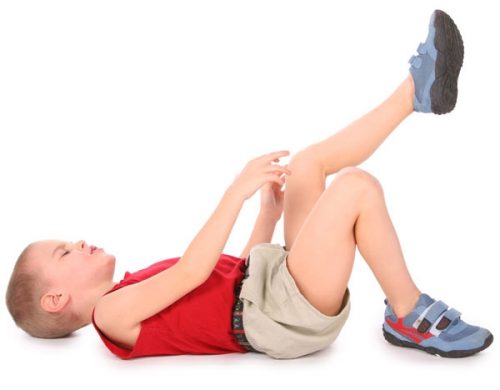 артрит коленного сустава симптомы и лечение у ребенка 3 лет