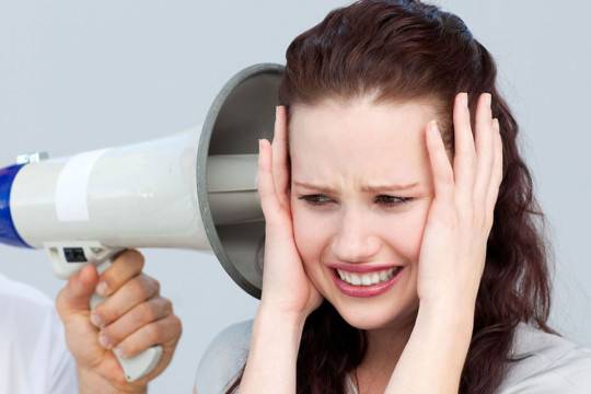 акустическая травма уха симптомы и лечение