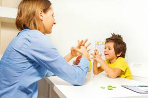 аутизм у детей признаки симптомы лечение